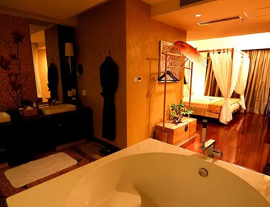 上海长宁区养生会所的黄昏恋：当爱情遇上八十岁